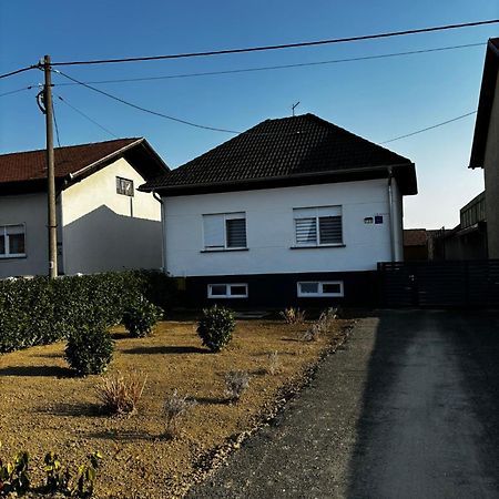 Apartman Kuca 150 Mala Subotica Exterior photo